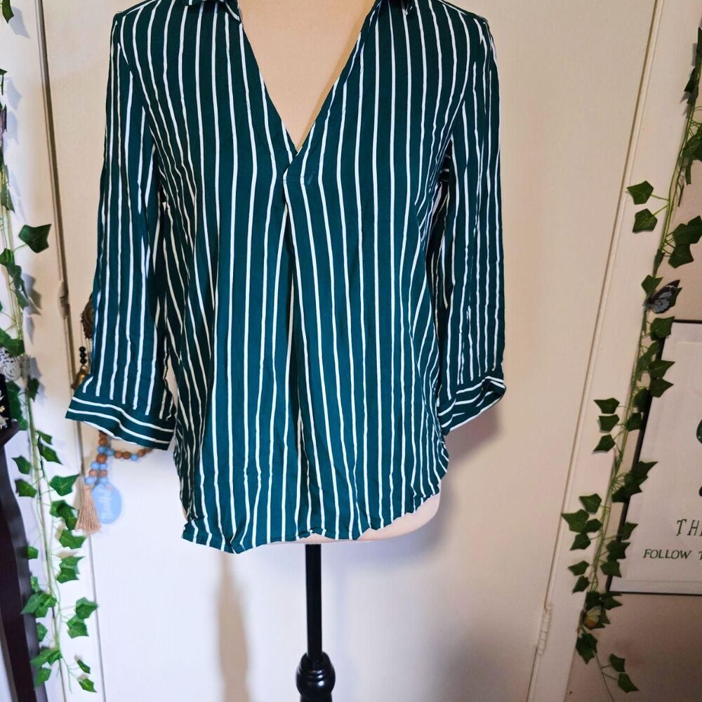 H-m Women's Green and White Blouse